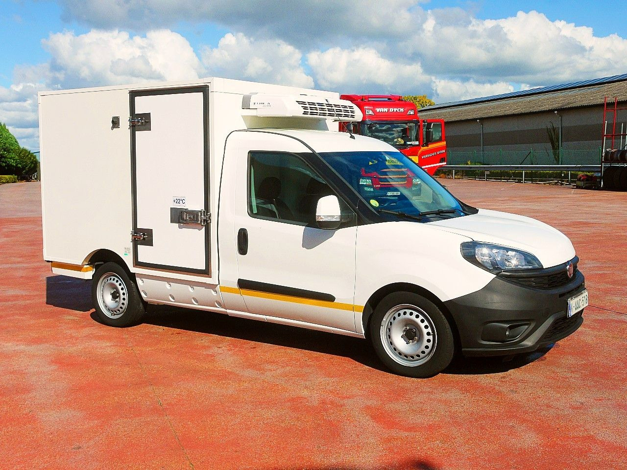 Fiat DOBLO 1.6 KUHLKOFFER THERMOKING MT A/C - الشاحنات الصغيرة المبردة: صور 2 Fiat DOBLO 1.6 KUHLKOFFER THERMOKING MT A/C - الشاحنات الصغيرة المبردة: صور 2