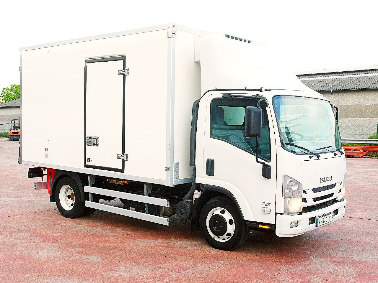 Isuzu N2R 75 KUHLKOFFER THERMOKING V500 MAX €6 - الشاحنات الصغيرة المبردة: صور 2 Isuzu N2R 75 KUHLKOFFER THERMOKING V500 MAX €6 - الشاحنات الصغيرة المبردة: صور 2