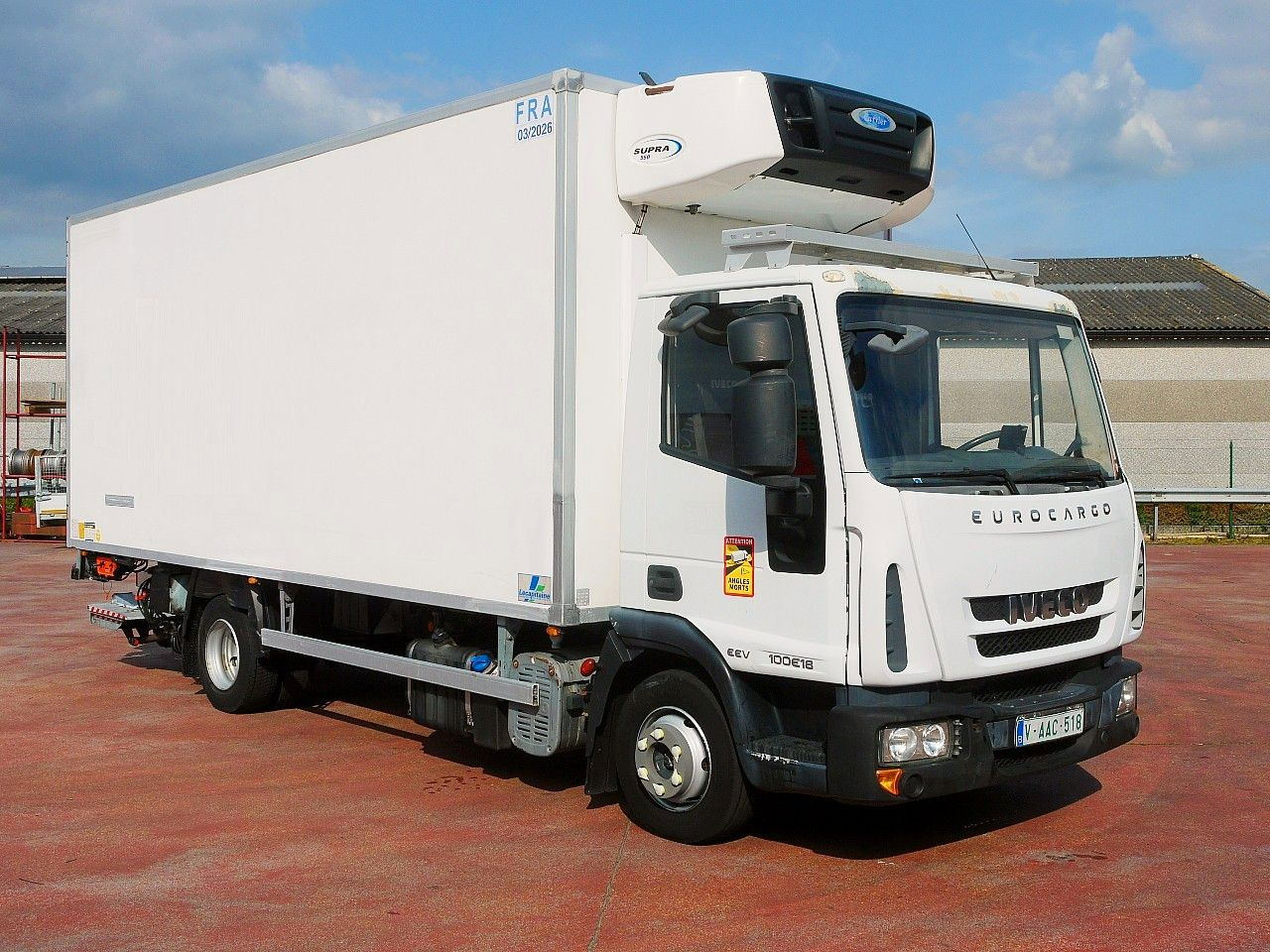 Iveco 100E18 EUROCARGO KUHLKOFFER CARRIER SUPRA 175tkm Iveco 100E18 EUROCARGO KUHLKOFFER CARRIER SUPRA 175tkm - مبردة شاحنة: صور 2 Iveco 100E18 EUROCARGO KUHLKOFFER CARRIER SUPRA 175tkm Iveco 100E18 EUROCARGO KUHLKOFFER CARRIER SUPRA 175tkm - مبردة شاحنة: صور 2