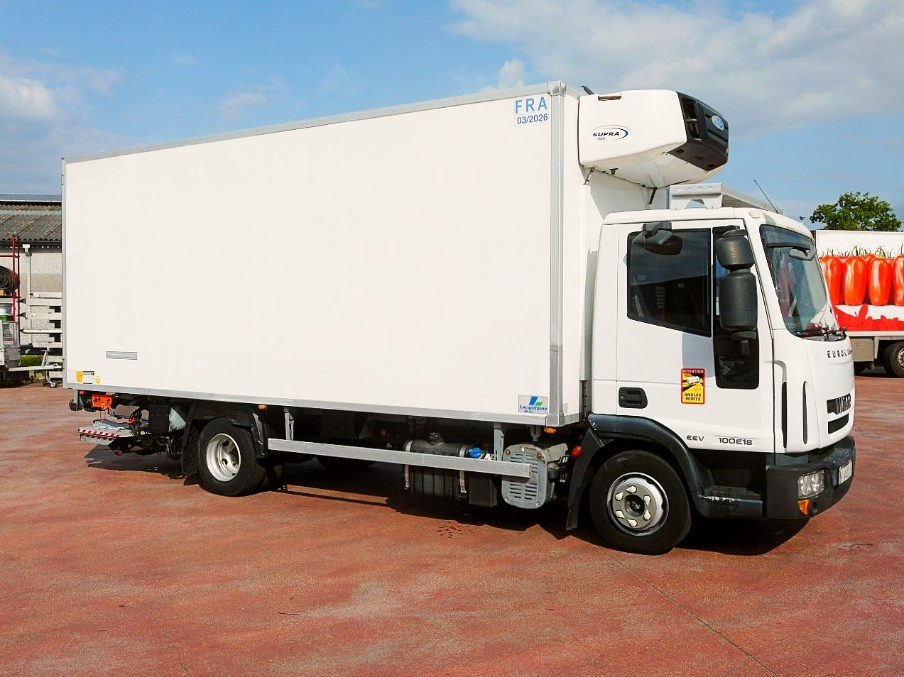 Iveco 100E18 EUROCARGO KUHLKOFFER CARRIER SUPRA 175tkm Iveco 100E18 EUROCARGO KUHLKOFFER CARRIER SUPRA 175tkm - مبردة شاحنة: صور 3 Iveco 100E18 EUROCARGO KUHLKOFFER CARRIER SUPRA 175tkm Iveco 100E18 EUROCARGO KUHLKOFFER CARRIER SUPRA 175tkm - مبردة شاحنة: صور 3