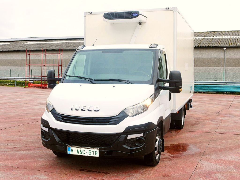 Iveco 35C14 KUHLKOFFER 4.4m CARRIER VIENTO LBW - الشاحنات الصغيرة المبردة: صور 5 Iveco 35C14 KUHLKOFFER 4.4m CARRIER VIENTO LBW - الشاحنات الصغيرة المبردة: صور 5