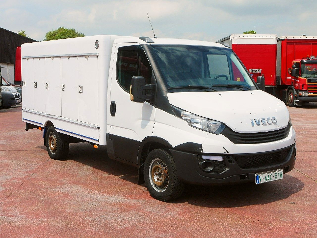 Iveco 35S12 DAILY ISOTHERM KOFFER 5 TURIG / AIRCO - الشاحنات الصغيرة المبردة: صور 2 Iveco 35S12 DAILY ISOTHERM KOFFER 5 TURIG / AIRCO - الشاحنات الصغيرة المبردة: صور 2