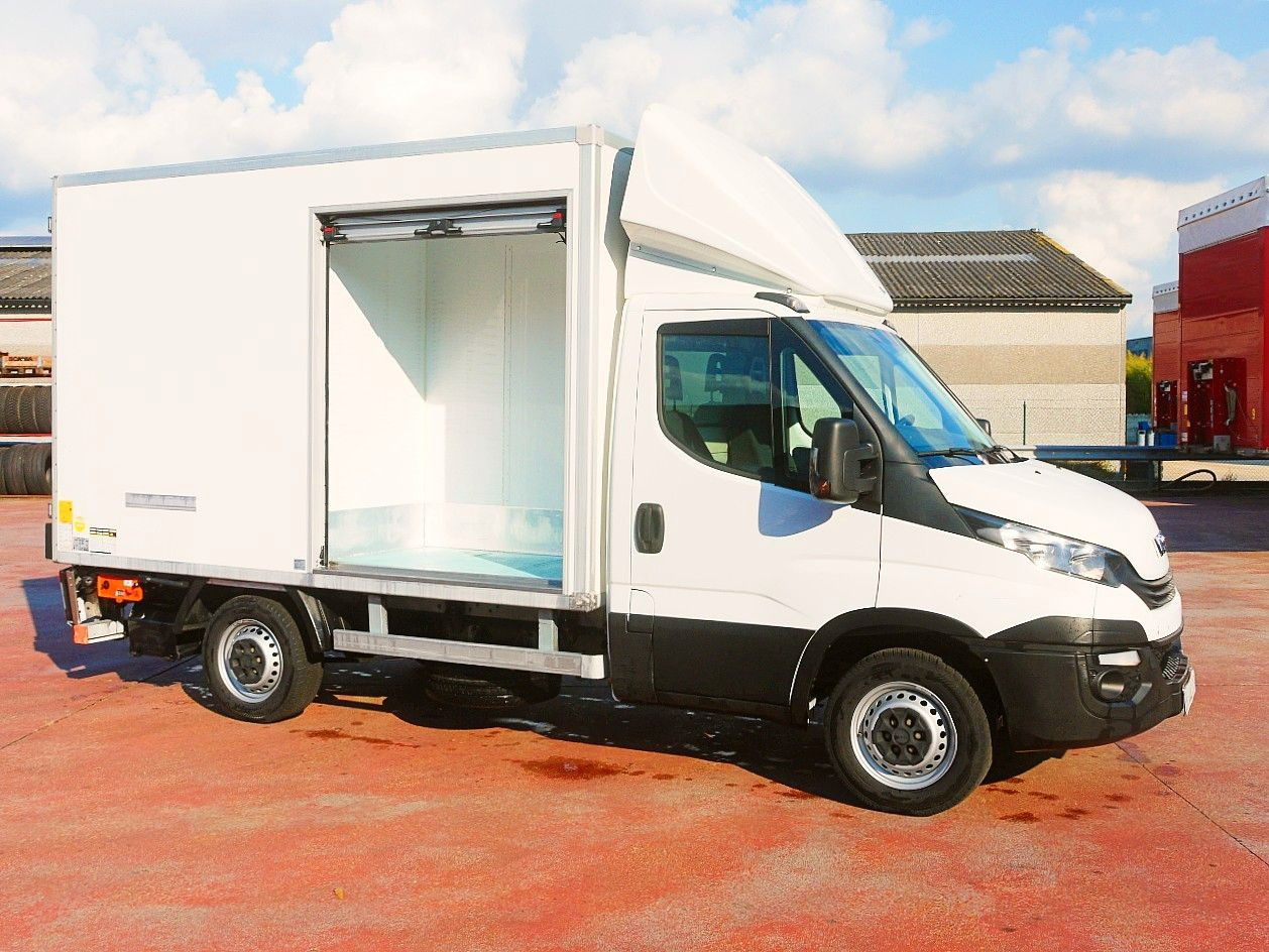 Iveco 35S14 DAILY ISOTHERMKOFFER LADEBORDWAND luft fed - الشاحنات الصغيرة المبردة: صور 3 Iveco 35S14 DAILY ISOTHERMKOFFER LADEBORDWAND luft fed - الشاحنات الصغيرة المبردة: صور 3
