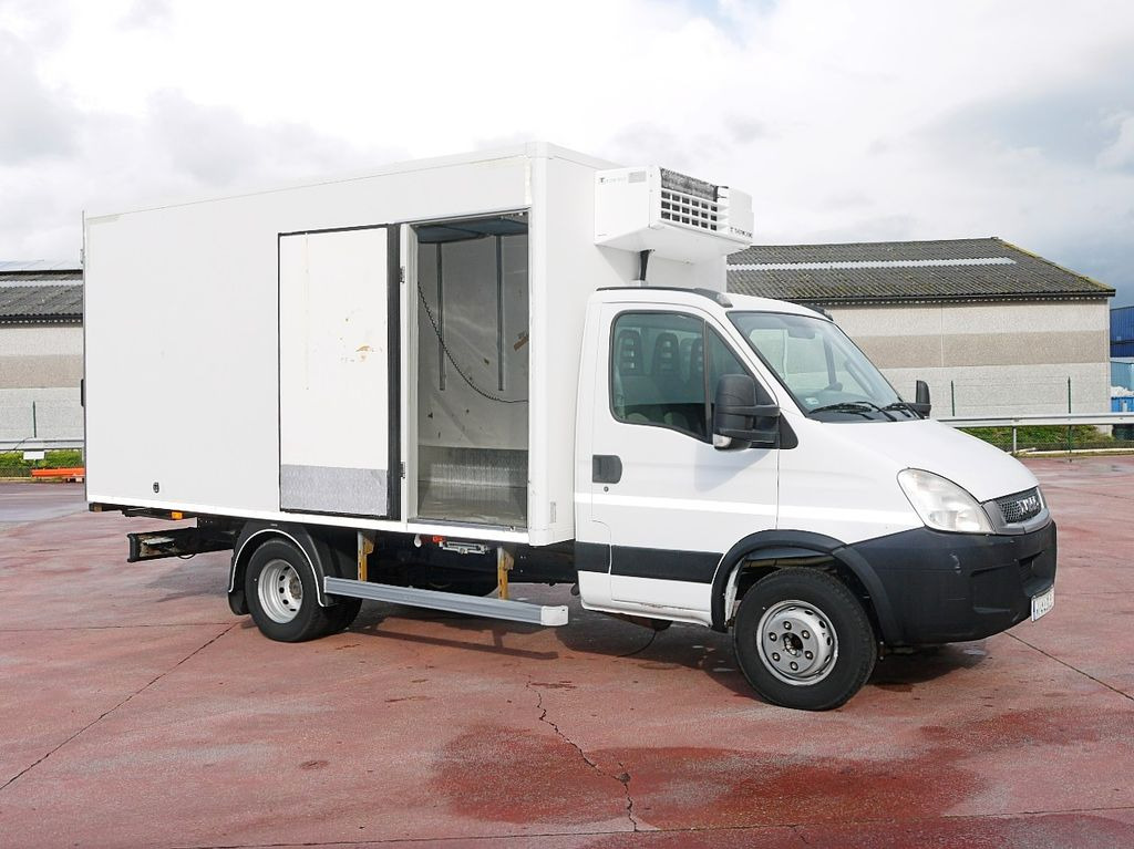Iveco 60C15 65 70 DAILY KUHLKOFFER THERMOKING V500 A/C - الشاحنات الصغيرة المبردة: صور 3 Iveco 60C15 65 70 DAILY KUHLKOFFER THERMOKING V500 A/C - الشاحنات الصغيرة المبردة: صور 3