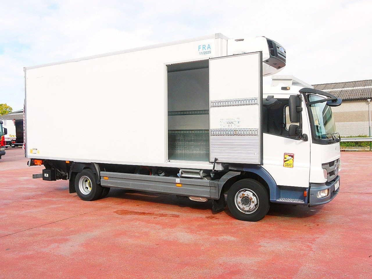 Mercedes-Benz 1018 ATEGO KUHLKOFFER CARRIER SUPRA 550 LBW - مبردة شاحنة: صور 3 Mercedes-Benz 1018 ATEGO KUHLKOFFER CARRIER SUPRA 550 LBW - مبردة شاحنة: صور 3