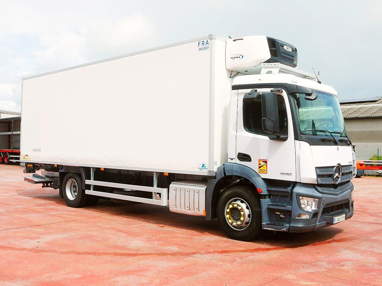 Mercedes-Benz 1830 ANTOS KUHLKOFFER CARRIER SUPRA 850 - مبردة شاحنة: صور 2 Mercedes-Benz 1830 ANTOS KUHLKOFFER CARRIER SUPRA 850 - مبردة شاحنة: صور 2