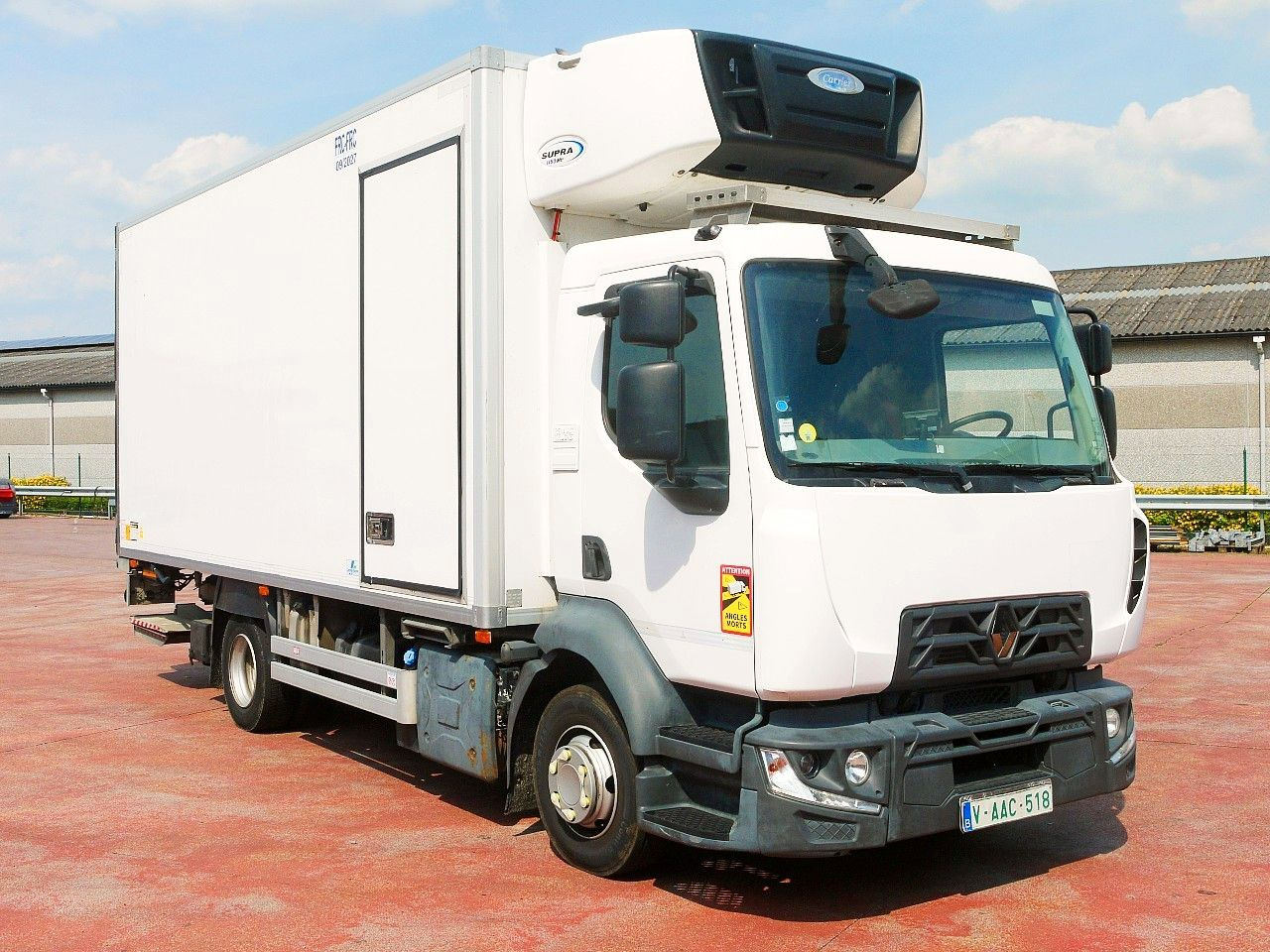 Renault D 10.210 KUHLKOFFER CARRIER SUPRA 1150 MT - مبردة شاحنة: صور 2 Renault D 10.210 KUHLKOFFER CARRIER SUPRA 1150 MT - مبردة شاحنة: صور 2