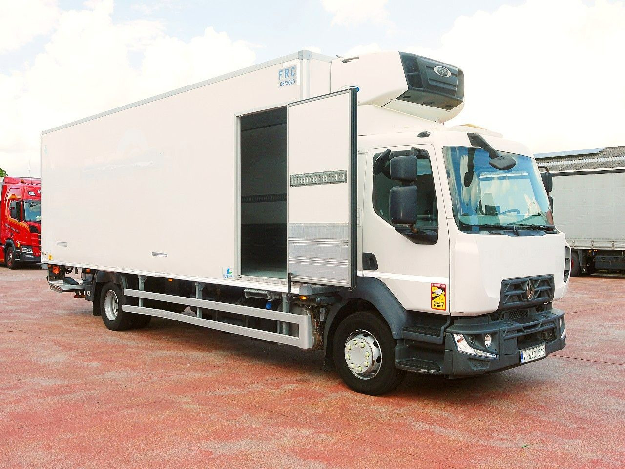 Renault D 16 250 KUHLKOFER CARRIER SUPRA 850 / KLIMA A/C - مبردة شاحنة: صور 3 Renault D 16 250 KUHLKOFER CARRIER SUPRA 850 / KLIMA A/C - مبردة شاحنة: صور 3