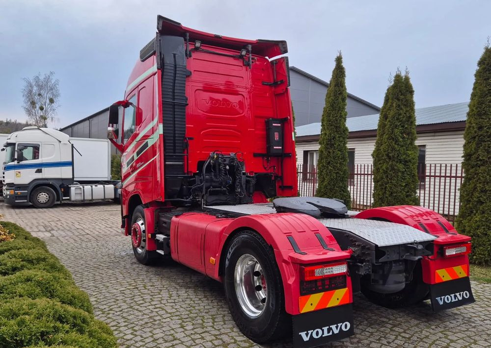 Volvo FH GLOBETROTTER - شاحنة جرار: صور 4 Volvo FH GLOBETROTTER - شاحنة جرار: صور 4