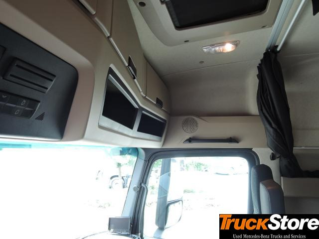 شاحنة جرار Mercedes-Benz Actros 1843 LS: صور 10 شاحنة جرار Mercedes-Benz Actros 1843 LS: صور 10