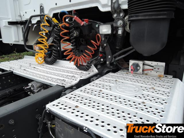 Mercedes-Benz Actros 1843 LS - شاحنة جرار: صور 2 Mercedes-Benz Actros 1843 LS - شاحنة جرار: صور 2
