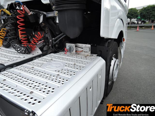 Mercedes-Benz Actros 1843 LS - شاحنة جرار: صور 2 Mercedes-Benz Actros 1843 LS - شاحنة جرار: صور 2