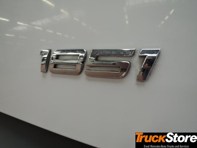 Mercedes-Benz Actros 1851 LS - شاحنة جرار: صور 2 Mercedes-Benz Actros 1851 LS - شاحنة جرار: صور 2