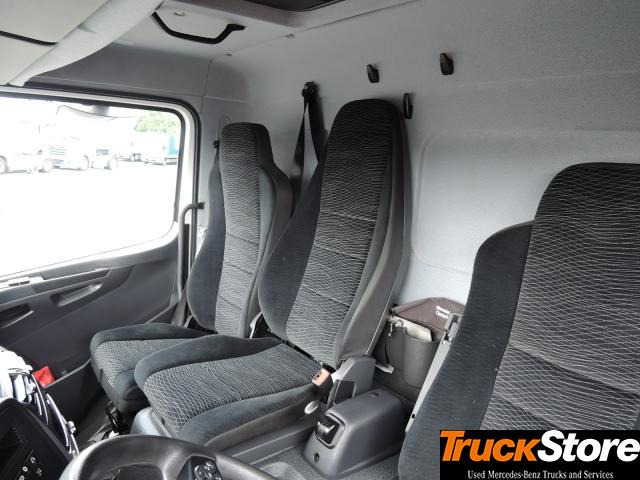 الشاحنات الصغيرة صندوق مغلق Mercedes-Benz Atego 818 L: صور 7