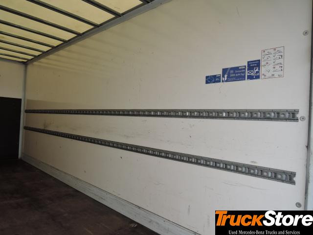 الشاحنات الصغيرة صندوق مغلق Mercedes-Benz Atego 818 L: صور 10