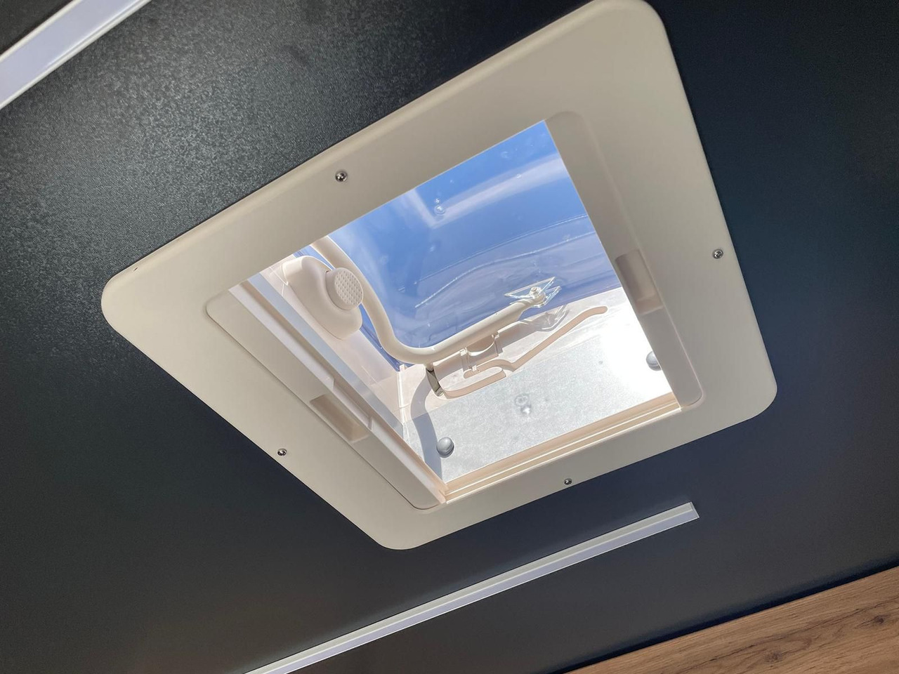 فان MAN TGE 3.180 L3H3 Individual S BF3+ BEGLEITFAHRZEUG: صور 38 فان MAN TGE 3.180 L3H3 Individual S BF3+ BEGLEITFAHRZEUG: صور 38