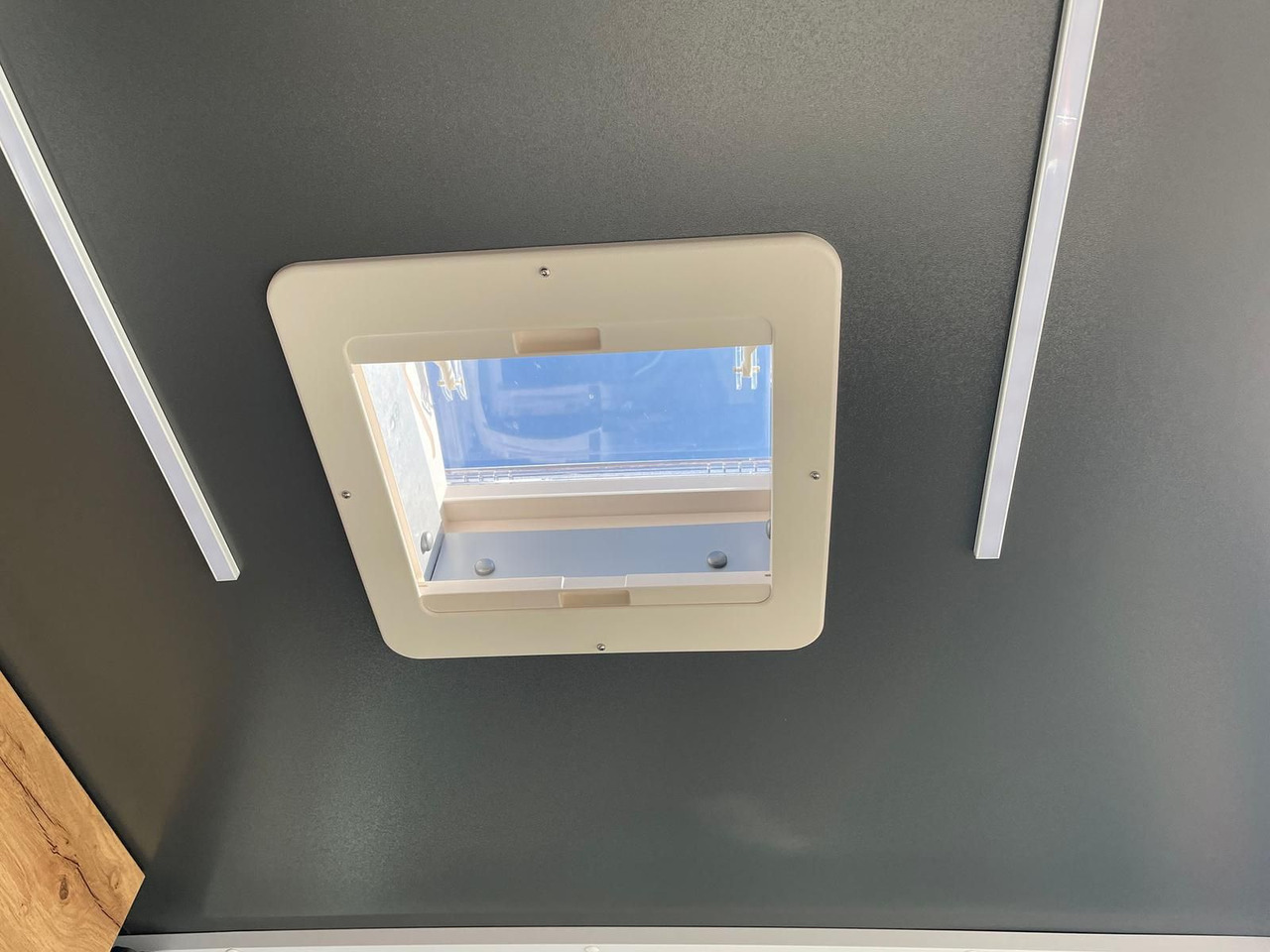 فان MAN TGE 3.180 L3H3 Individual S BF3+ BEGLEITFAHRZEUG: صور 35 فان MAN TGE 3.180 L3H3 Individual S BF3+ BEGLEITFAHRZEUG: صور 35