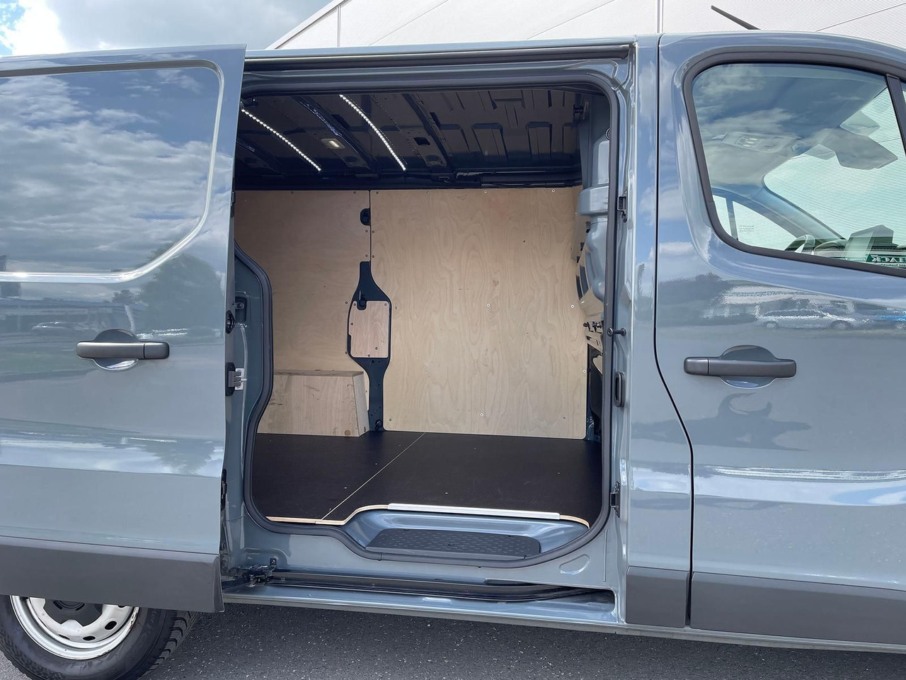 فان Renault Trafic Kasten RED EDITION L1H1 AHK LED DAB MFL: صور 10