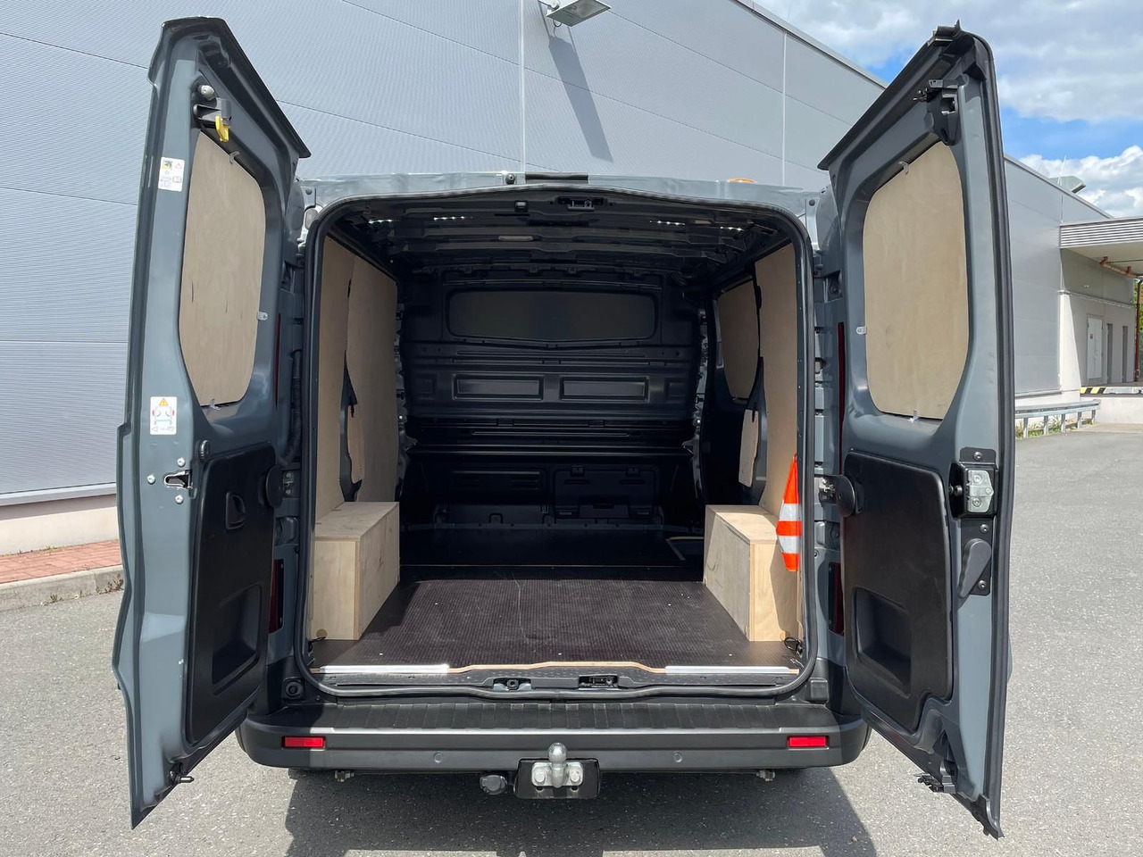 فان Renault Trafic Kasten RED EDITION L1H1 AHK LED DAB MFL: صور 12