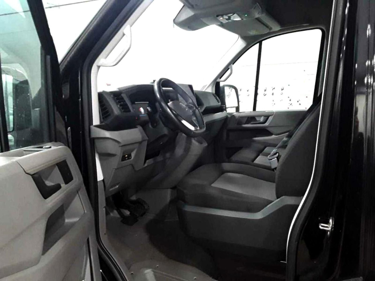 Volkswagen Crafter Kasten 35 L3H3 NAVI KLIMA DAB PDC - ميكروباص: صور 3 Volkswagen Crafter Kasten 35 L3H3 NAVI KLIMA DAB PDC - ميكروباص: صور 3