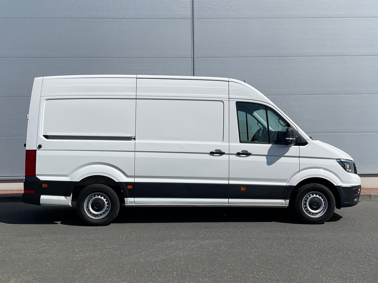 Volkswagen Crafter Kasten 35 L3H3 RWD AHK SITZH 2Schiebetür - فان: صور 5 Volkswagen Crafter Kasten 35 L3H3 RWD AHK SITZH 2Schiebetür - فان: صور 5