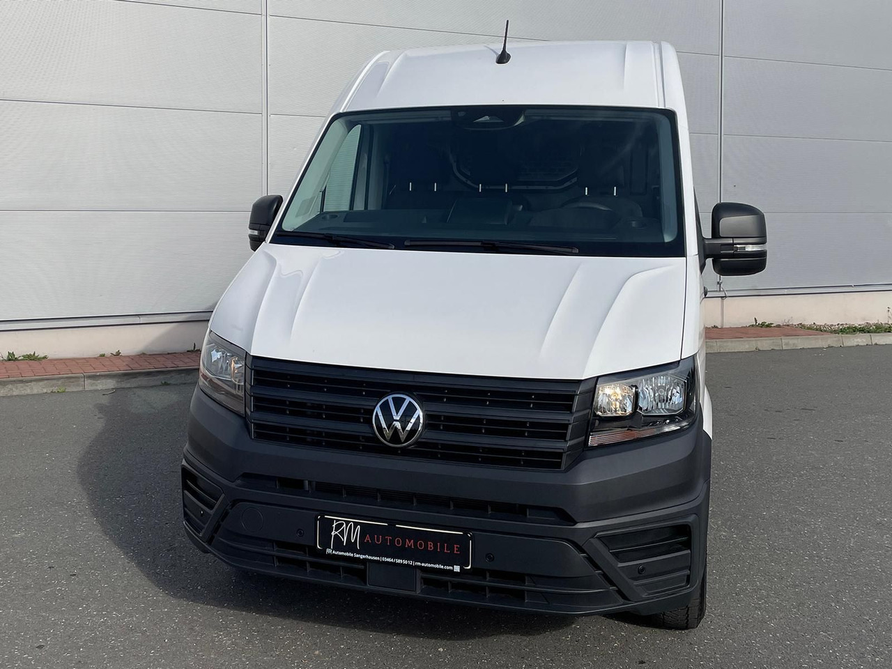 Volkswagen Crafter Kasten 35 L4H3 Autom. NAVI KAMERA KLIMA - فان: صور 4 Volkswagen Crafter Kasten 35 L4H3 Autom. NAVI KAMERA KLIMA - فان: صور 4
