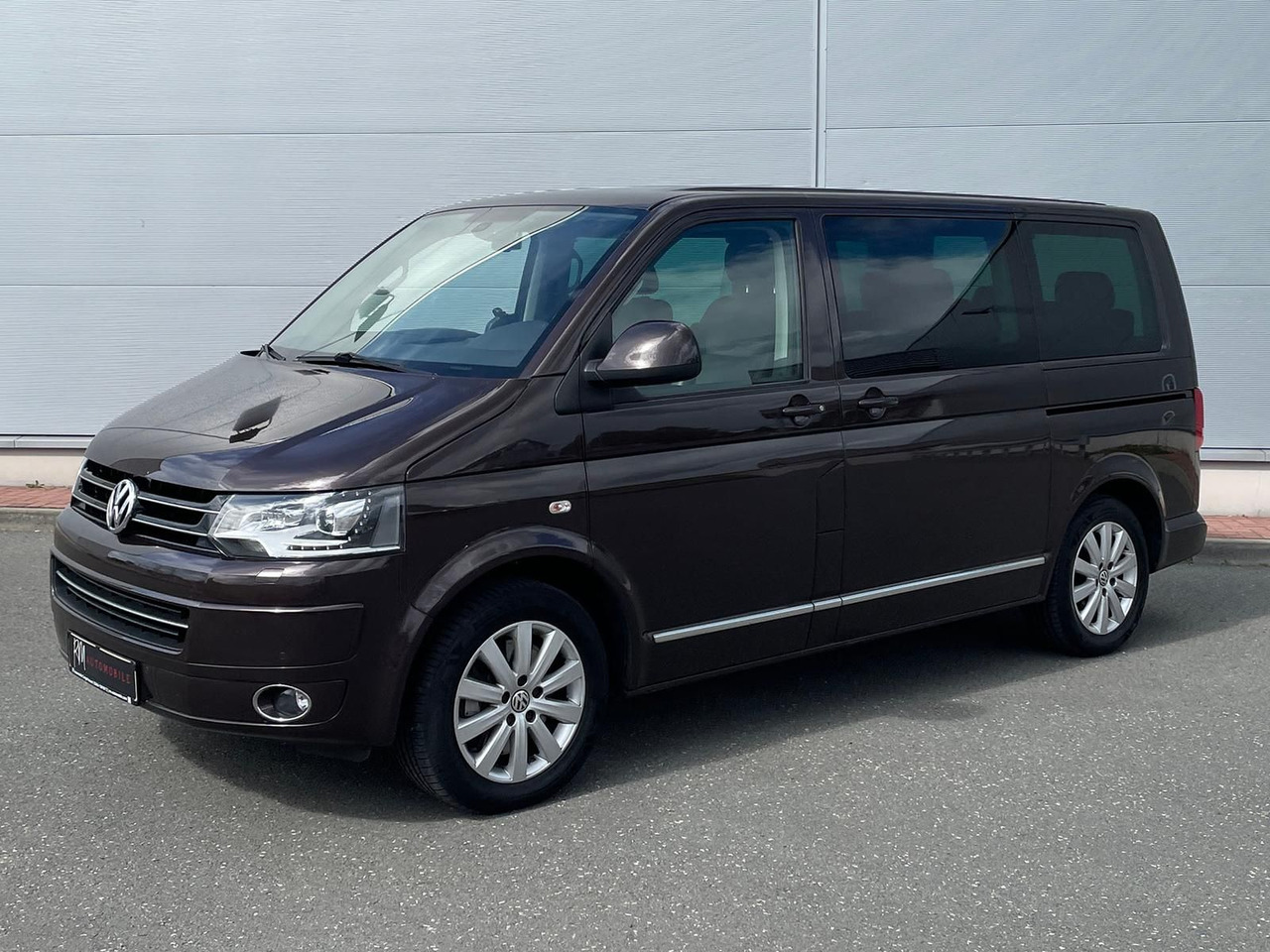 Volkswagen T5 Multivan Highline 4M LEDER AHK MFL - صغيرة, ميكروباص: صور 1 Volkswagen T5 Multivan Highline 4M LEDER AHK MFL - صغيرة, ميكروباص: صور 1
