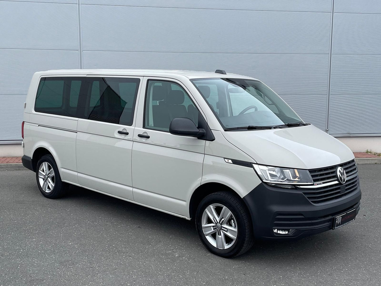 Volkswagen T6.1 Transporter 2.0 TDI lang 4MOTION SITZHZ NAV - فان: صور 2 Volkswagen T6.1 Transporter 2.0 TDI lang 4MOTION SITZHZ NAV - فان: صور 2