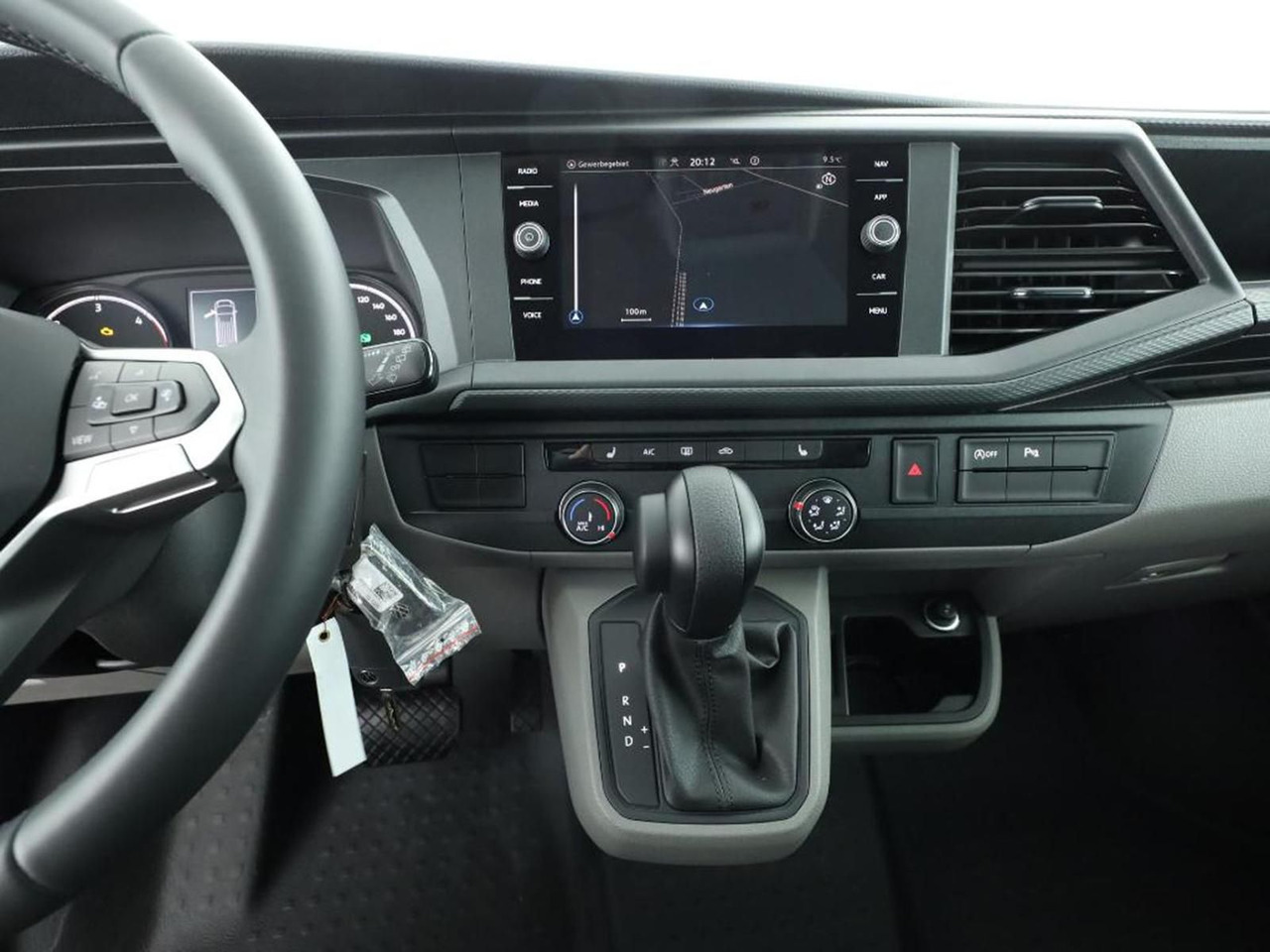 Volkswagen T6.1 Transporter 4MOTION NAVI STANDHZ ACC PDC - ميكروباص: صور 5 Volkswagen T6.1 Transporter 4MOTION NAVI STANDHZ ACC PDC - ميكروباص: صور 5