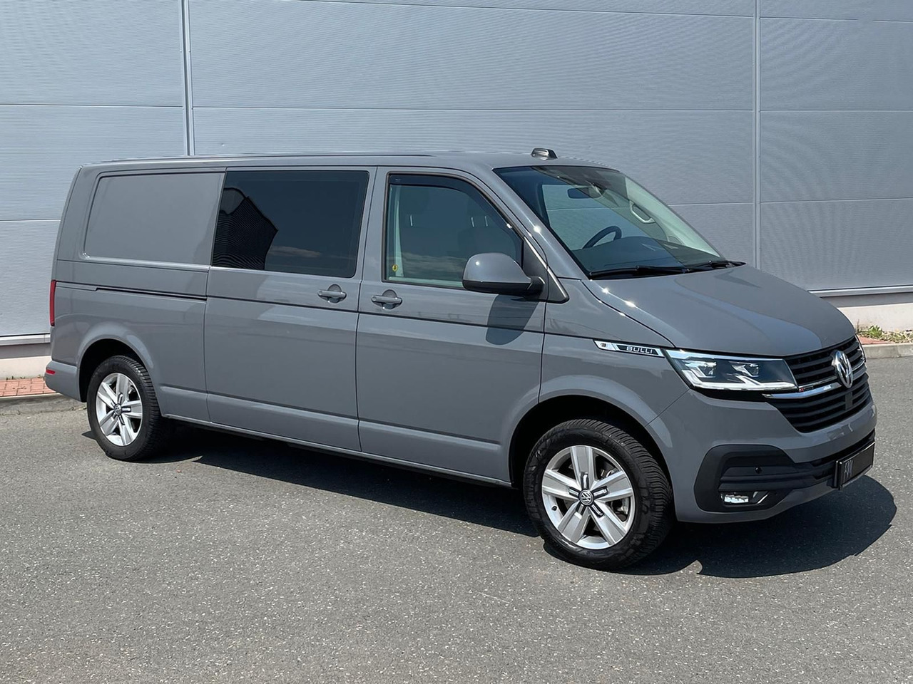Volkswagen T6.1 Transporter lang 4M LED BEAR LOCK KAM DAB - ميكروباص: صور 2 Volkswagen T6.1 Transporter lang 4M LED BEAR LOCK KAM DAB - ميكروباص: صور 2