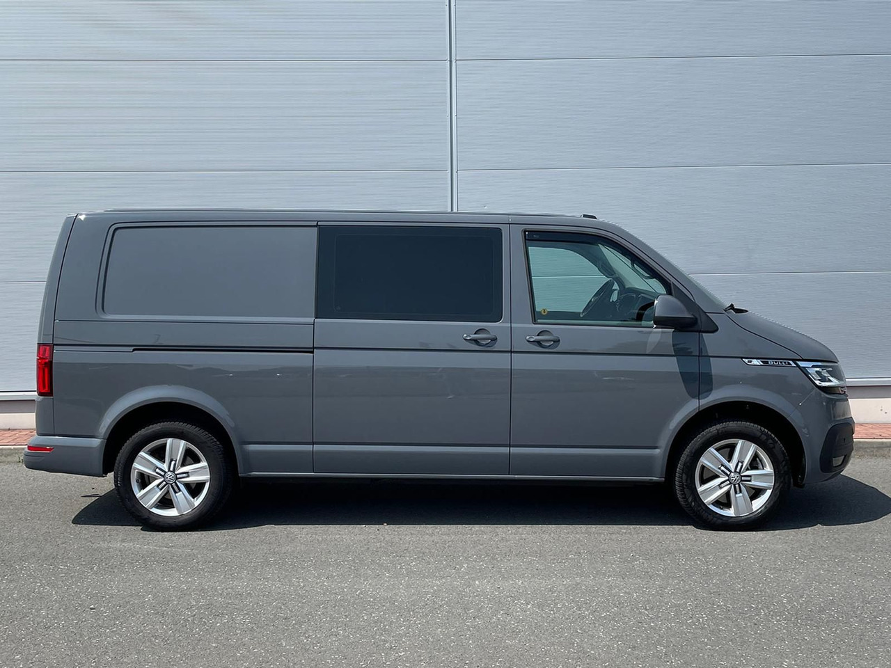 Volkswagen T6.1 Transporter lang 4M LED BEAR LOCK KAM DAB - ميكروباص: صور 5 Volkswagen T6.1 Transporter lang 4M LED BEAR LOCK KAM DAB - ميكروباص: صور 5