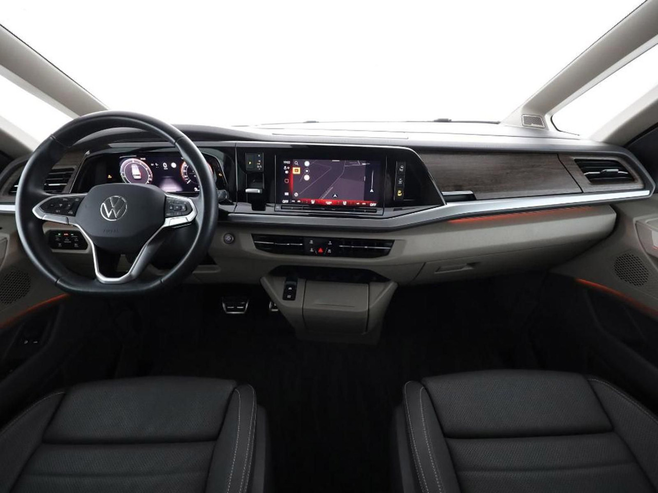 Volkswagen T7 Multivan Style eHybrid LR 4MOTION AHK ACC - صغيرة, ميكروباص: صور 4 Volkswagen T7 Multivan Style eHybrid LR 4MOTION AHK ACC - صغيرة, ميكروباص: صور 4