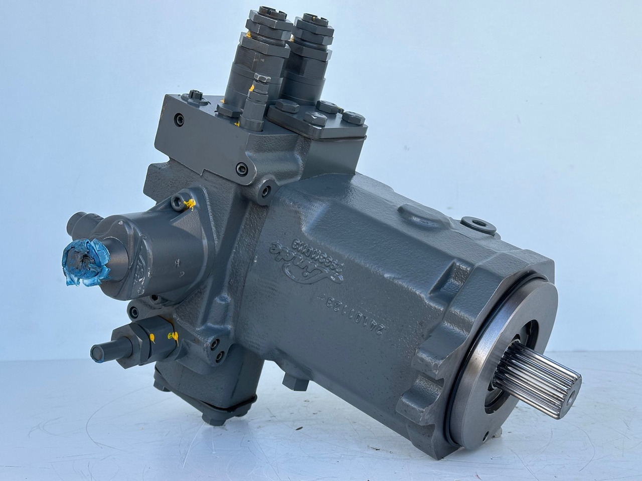 LIEBHERR - LINDE Original Hydromotor Typ:HMF75-02 2560 G 03 mit ID-Nr.10007106. A914 B-LI, A914 LI, A924 B-LI, A924 LI, MG15, MBG12, MG20, MFG10, BG12H #HYX293G00103# - محرك هيدروليكي - حفارة على عجلات: صور 3 LIEBHERR - LINDE Original Hydromotor Typ:HMF75-02 2560 G 03 mit ID-Nr.10007106. A914 B-LI, A914 LI, A924 B-LI, A924 LI, MG15, MBG12, MG20, MFG10, BG12H #HYX293G00103# - محرك هيدروليكي - حفارة على عجلات: صور 3