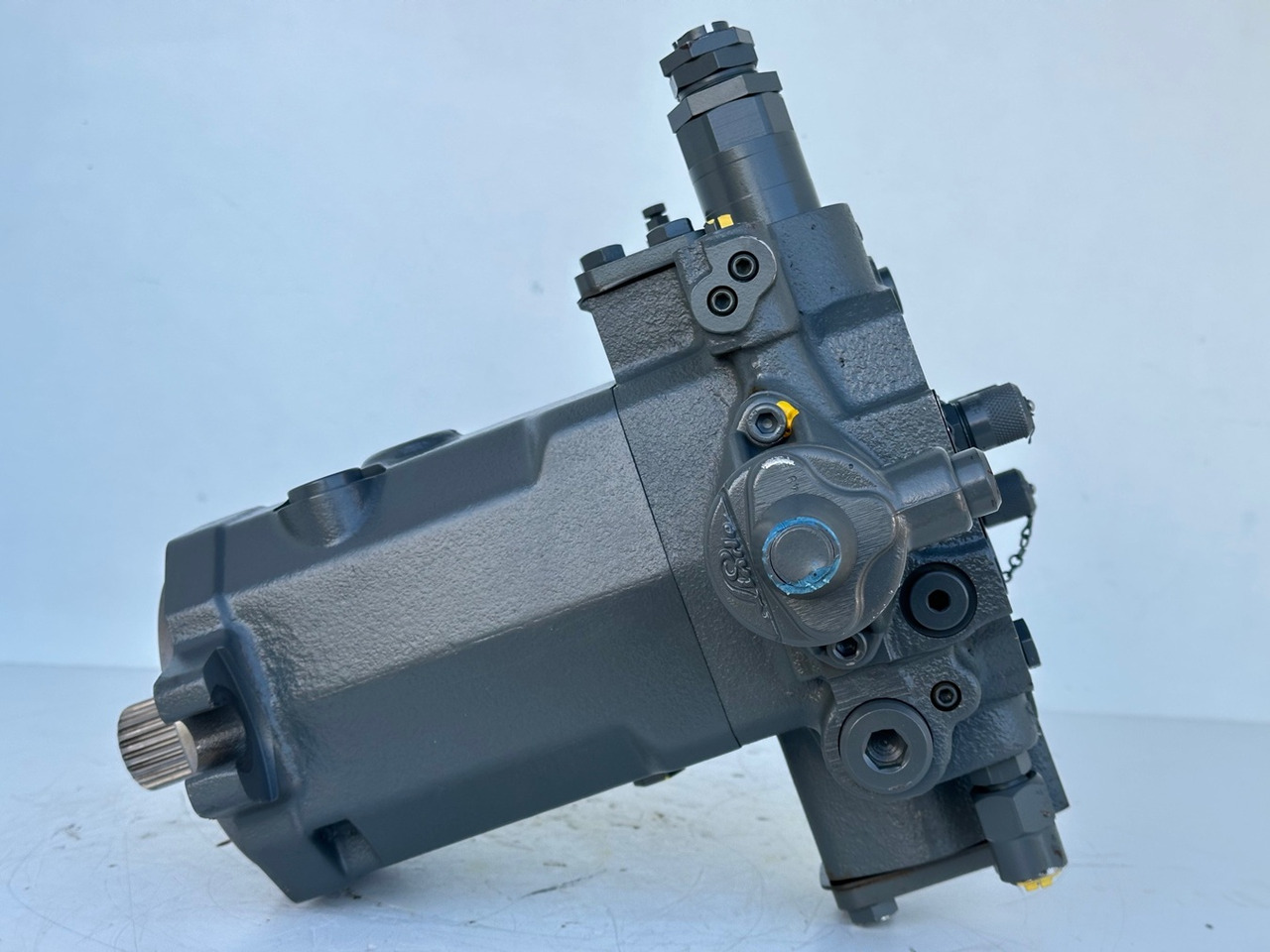 LIEBHERR - LINDE Original Hydromotor Typ:HMF75-02 2560 G 03 mit ID-Nr.10007106. A914 B-LI, A914 LI, A924 B-LI, A924 LI, MG15, MBG12, MG20, MFG10, BG12H #HYX293G00103# - محرك هيدروليكي - حفارة على عجلات: صور 5 LIEBHERR - LINDE Original Hydromotor Typ:HMF75-02 2560 G 03 mit ID-Nr.10007106. A914 B-LI, A914 LI, A924 B-LI, A924 LI, MG15, MBG12, MG20, MFG10, BG12H #HYX293G00103# - محرك هيدروليكي - حفارة على عجلات: صور 5