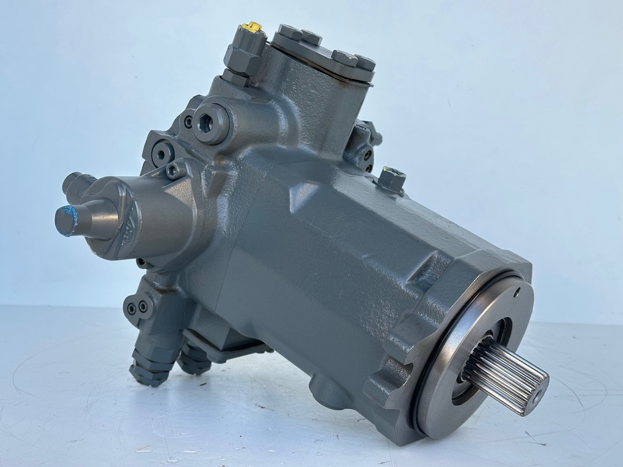 LIEBHERR - LINDE Original Hydromotor Typ:HMF75-02 2560 G 03 mit ID-Nr.10007106. A914 B-LI, A914 LI, A924 B-LI, A924 LI, MG15, MBG12, MG20, MFG10, BG12H #HYX293G00103# - محرك هيدروليكي - حفارة على عجلات: صور 2 LIEBHERR - LINDE Original Hydromotor Typ:HMF75-02 2560 G 03 mit ID-Nr.10007106. A914 B-LI, A914 LI, A924 B-LI, A924 LI, MG15, MBG12, MG20, MFG10, BG12H #HYX293G00103# - محرك هيدروليكي - حفارة على عجلات: صور 2