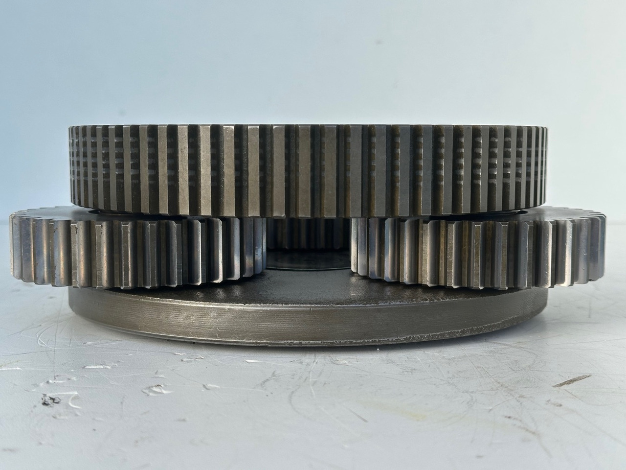 LIEBHERR Original Planetenträger ID-Nr.944171103 mit Planetenräder ID-Nr.944110603-ID-Nr.90201469 mit Lamellenträger ID-Nr.944112103. A900C,A944B,E942,LOS942,LOS944,P942,P944,R942,R944,R944B. #HRV# - محرك سوينغ - حفارة: صور 3 LIEBHERR Original Planetenträger ID-Nr.944171103 mit Planetenräder ID-Nr.944110603-ID-Nr.90201469 mit Lamellenträger ID-Nr.944112103. A900C,A944B,E942,LOS942,LOS944,P942,P944,R942,R944,R944B. #HRV# - محرك سوينغ - حفارة: صور 3