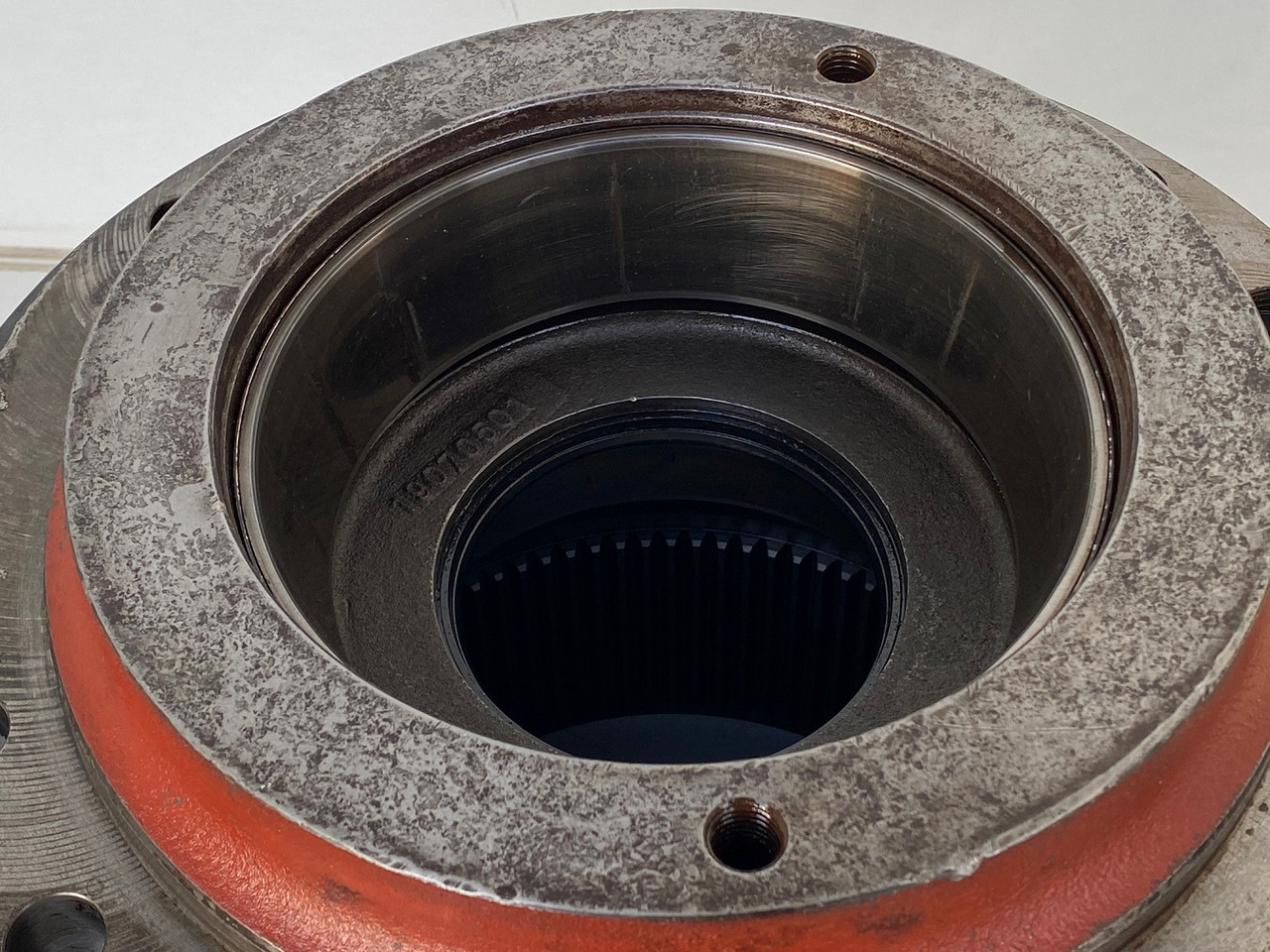 محرك سوينغ - حفارات زحافة Liebherr Abtriebswellengehäuse ID-Nr.90208566 - Liebherr Innenrad ID-Nr.90216346 and Kegelrollenlager ID-Nr.761001903.  R926, R928, R930.   #0170#0161#: صور 19