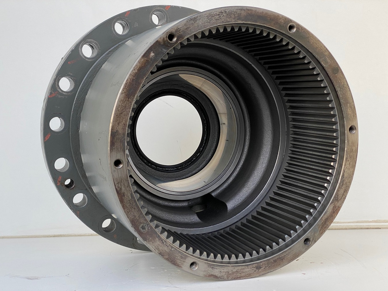 محرك سوينغ - حفارات زحافة Liebherr Abtriebswellengehäuse ID-Nr.90208566 - Liebherr Innenrad ID-Nr.90216346 and Kegelrollenlager ID-Nr.761001903.  R926, R928, R930.   #0170#0161#: صور 6