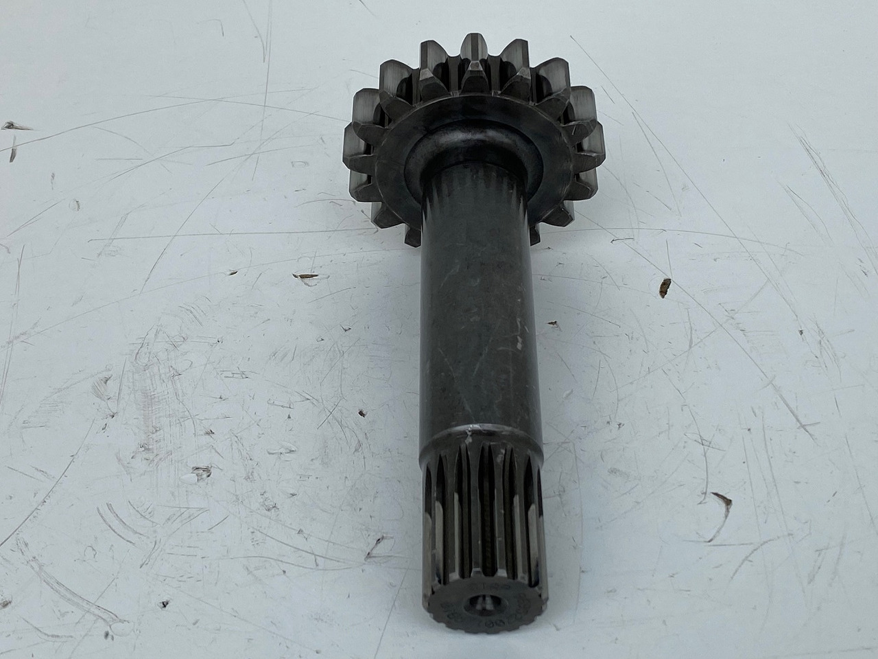 Liebherr Antriebswelle ID-Nr.969527001. FAT355P077. LH26, LH30, R906, R916, R920, R922, R924, R926 COMP, R926. #ANT2804# - محرك السفر - حفارات زحافة: صور 3 Liebherr Antriebswelle ID-Nr.969527001. FAT355P077. LH26, LH30, R906, R916, R920, R922, R924, R926 COMP, R926. #ANT2804# - محرك السفر - حفارات زحافة: صور 3