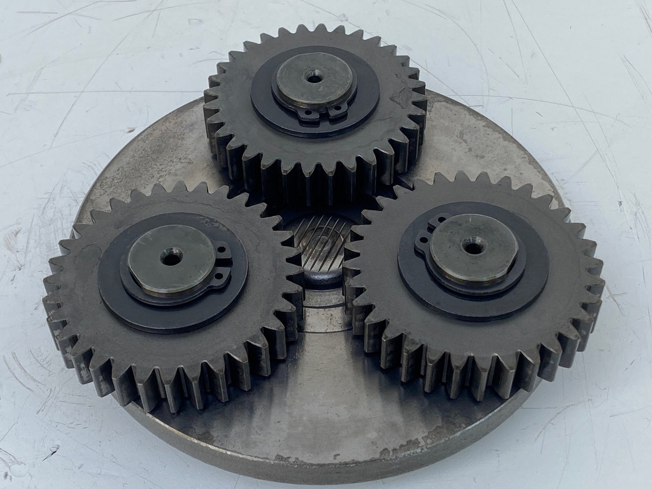 Liebherr Bonfiglioli Reduktionstufe ID-Nr.5007334.  A308, A310, A312, A900 ZW, R308, R310, R312. #RE27.05# - محرك سوينغ - حفارة على عجلات: صور 1 Liebherr Bonfiglioli Reduktionstufe ID-Nr.5007334.  A308, A310, A312, A900 ZW, R308, R310, R312. #RE27.05# - محرك سوينغ - حفارة على عجلات: صور 1