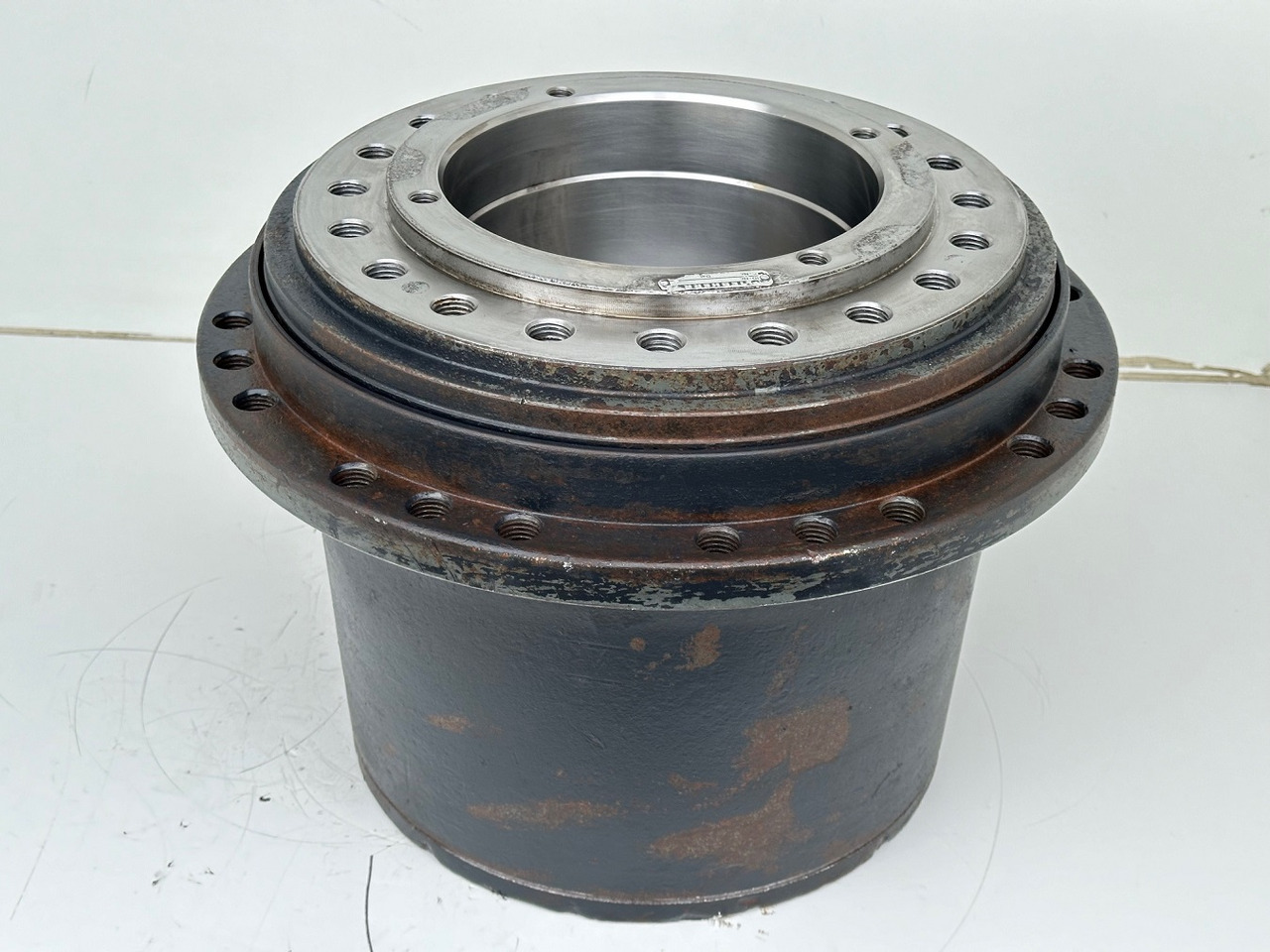 Liebherr Fahrantrieb FAT355P076. ID-Nr.969455101 - ID-Nr.969524001 - ID-Nr.90022900. LO1916, LOS916, R906, R916, R922, R924. #969455101.1647# - محرك السفر - آلات البناء: صور 1 Liebherr Fahrantrieb FAT355P076. ID-Nr.969455101 - ID-Nr.969524001 - ID-Nr.90022900. LO1916, LOS916, R906, R916, R922, R924. #969455101.1647# - محرك السفر - آلات البناء: صور 1