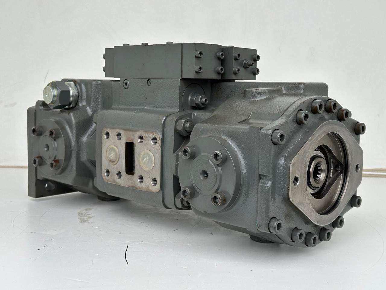 Liebherr Hydraulikdoppelpumpe Typ:LPVD 075. ID-Nr.9076806 - ID-Nr.9279749 - ID-Nr.9880487 - ID-Nr.9073988. A902 IND - A904 IND. #9076806.15495# - مضخة هيدروليكية - آلات البناء: صور 5 Liebherr Hydraulikdoppelpumpe Typ:LPVD 075. ID-Nr.9076806 - ID-Nr.9279749 - ID-Nr.9880487 - ID-Nr.9073988. A902 IND - A904 IND. #9076806.15495# - مضخة هيدروليكية - آلات البناء: صور 5