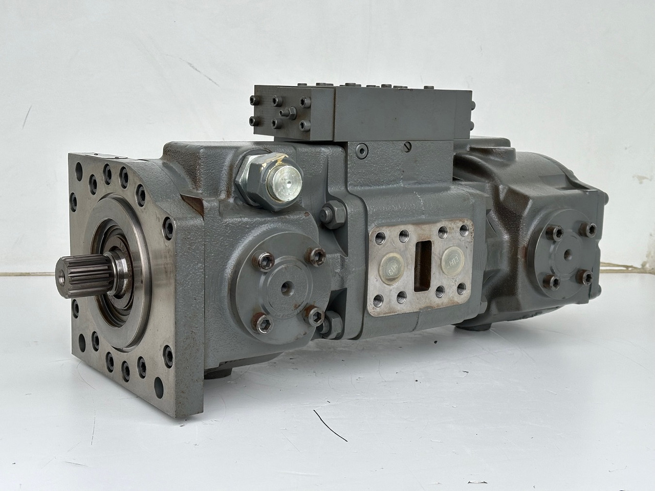 Liebherr Hydraulikdoppelpumpe Typ:LPVD 075. ID-Nr.9076806 - ID-Nr.9279749 - ID-Nr.9880487 - ID-Nr.9073988. A902 IND - A904 IND. #9076806.15495# - مضخة هيدروليكية - آلات البناء: صور 1 Liebherr Hydraulikdoppelpumpe Typ:LPVD 075. ID-Nr.9076806 - ID-Nr.9279749 - ID-Nr.9880487 - ID-Nr.9073988. A902 IND - A904 IND. #9076806.15495# - مضخة هيدروليكية - آلات البناء: صور 1