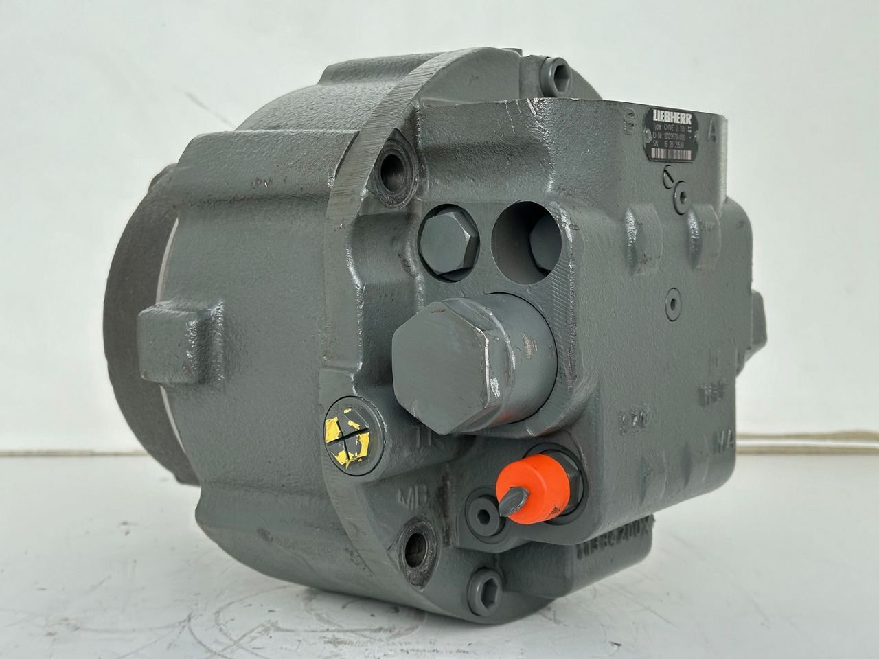 Liebherr Hydraulikeinbaumotor CMVE O 135. ID-Nr.10129570 - ID-Nr.11439804. FAT400P112 - FAT550P093. R930, R934, R936, R940, R944, R946, R950T. #10129570.21538# - محرك هيدروليكي - آلات البناء: صور 5 Liebherr Hydraulikeinbaumotor CMVE O 135. ID-Nr.10129570 - ID-Nr.11439804. FAT400P112 - FAT550P093. R930, R934, R936, R940, R944, R946, R950T. #10129570.21538# - محرك هيدروليكي - آلات البناء: صور 5