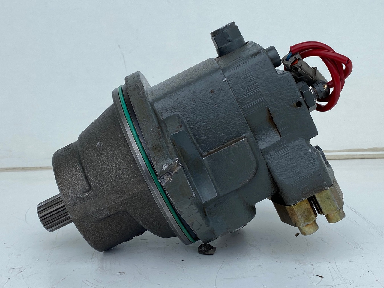 Liebherr Hydraulikeinbaumotor FMF045, ID-Nr.10132702. A924, LH30C, LH30M, LH35M, LH35MT, LH40C, LH40CP, LH40M, LH40MP, LH50CHR, LH50M, LH50MHR, LH50MT. #33179# - محرك هيدروليكي - حفارة على عجلات: صور 1 Liebherr Hydraulikeinbaumotor FMF045, ID-Nr.10132702. A924, LH30C, LH30M, LH35M, LH35MT, LH40C, LH40CP, LH40M, LH40MP, LH50CHR, LH50M, LH50MHR, LH50MT. #33179# - محرك هيدروليكي - حفارة على عجلات: صور 1