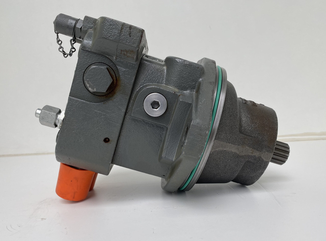 Liebherr Hydraulikeinbaumotor FMF045, ID-Nr.11432813. A913 COMP, A914 COMP, A914, A916 COMP ,A916, A918 COMP, A918, A920, A922 RAIL, A924 RAIL, LH18, R914 COMP, R914, R918, R920 K-LC,R920 K-NLC. #1055 - محرك سوينغ - آلات البناء: صور 3 Liebherr Hydraulikeinbaumotor FMF045, ID-Nr.11432813. A913 COMP, A914 COMP, A914, A916 COMP ,A916, A918 COMP, A918, A920, A922 RAIL, A924 RAIL, LH18, R914 COMP, R914, R918, R920 K-LC,R920 K-NLC. #1055 - محرك سوينغ - آلات البناء: صور 3