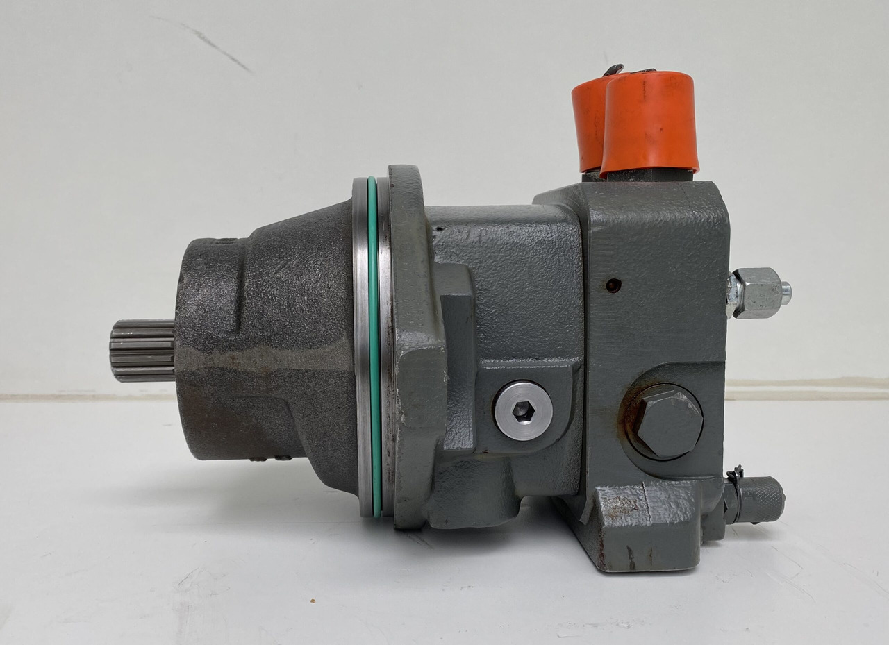 Liebherr Hydraulikeinbaumotor FMF045, ID-Nr.11432813. A913 COMP, A914 COMP, A914, A916 COMP ,A916, A918 COMP, A918, A920, A922 RAIL, A924 RAIL, LH18, R914 COMP, R914, R918, R920 K-LC,R920 K-NLC. #1055 - محرك سوينغ - آلات البناء: صور 2 Liebherr Hydraulikeinbaumotor FMF045, ID-Nr.11432813. A913 COMP, A914 COMP, A914, A916 COMP ,A916, A918 COMP, A918, A920, A922 RAIL, A924 RAIL, LH18, R914 COMP, R914, R918, R920 K-LC,R920 K-NLC. #1055 - محرك سوينغ - آلات البناء: صور 2