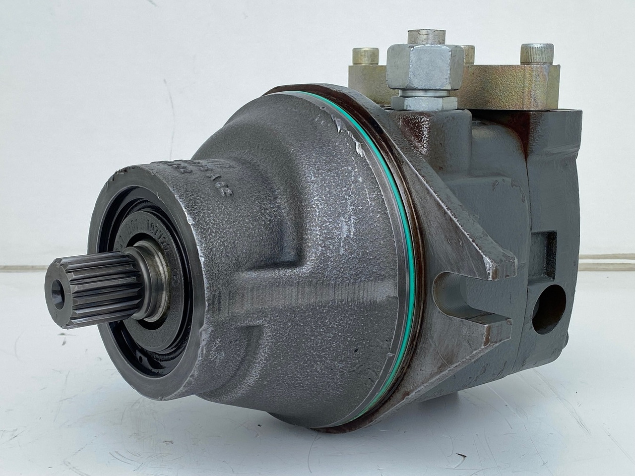 Liebherr Hydraulikeinbaumotor FMF090, ID-Nr.10120382 - ID-Nr.9273168 - ID-Nr.9074075. A900, A944, LH60, E942, EP944, ER944, LOS942, LOS944, P942, P944, R934 TR, R940, R942, R944, R946, R950. #17868 - محرك هيدروليكي - حفارات زحافة: صور 5 Liebherr Hydraulikeinbaumotor FMF090, ID-Nr.10120382 - ID-Nr.9273168 - ID-Nr.9074075. A900, A944, LH60, E942, EP944, ER944, LOS942, LOS944, P942, P944, R934 TR, R940, R942, R944, R946, R950. #17868 - محرك هيدروليكي - حفارات زحافة: صور 5