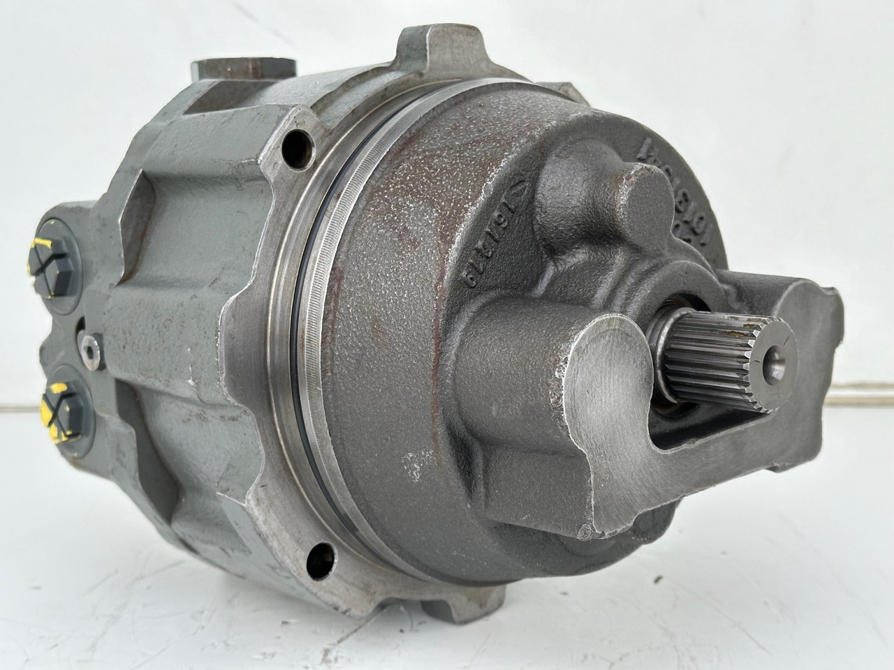 Liebherr Hydraulikeinbaumotor LH46VE 085. ID-Nr.12421312 - ID-Nr.12881023. LO1926, LOS926 K-LC, R922, R924, R926, R926 K-LC, R930 T. #20.38.0978# - محرك هيدروليكي - آلات البناء: صور 2 Liebherr Hydraulikeinbaumotor LH46VE 085. ID-Nr.12421312 - ID-Nr.12881023. LO1926, LOS926 K-LC, R922, R924, R926, R926 K-LC, R930 T. #20.38.0978# - محرك هيدروليكي - آلات البناء: صور 2