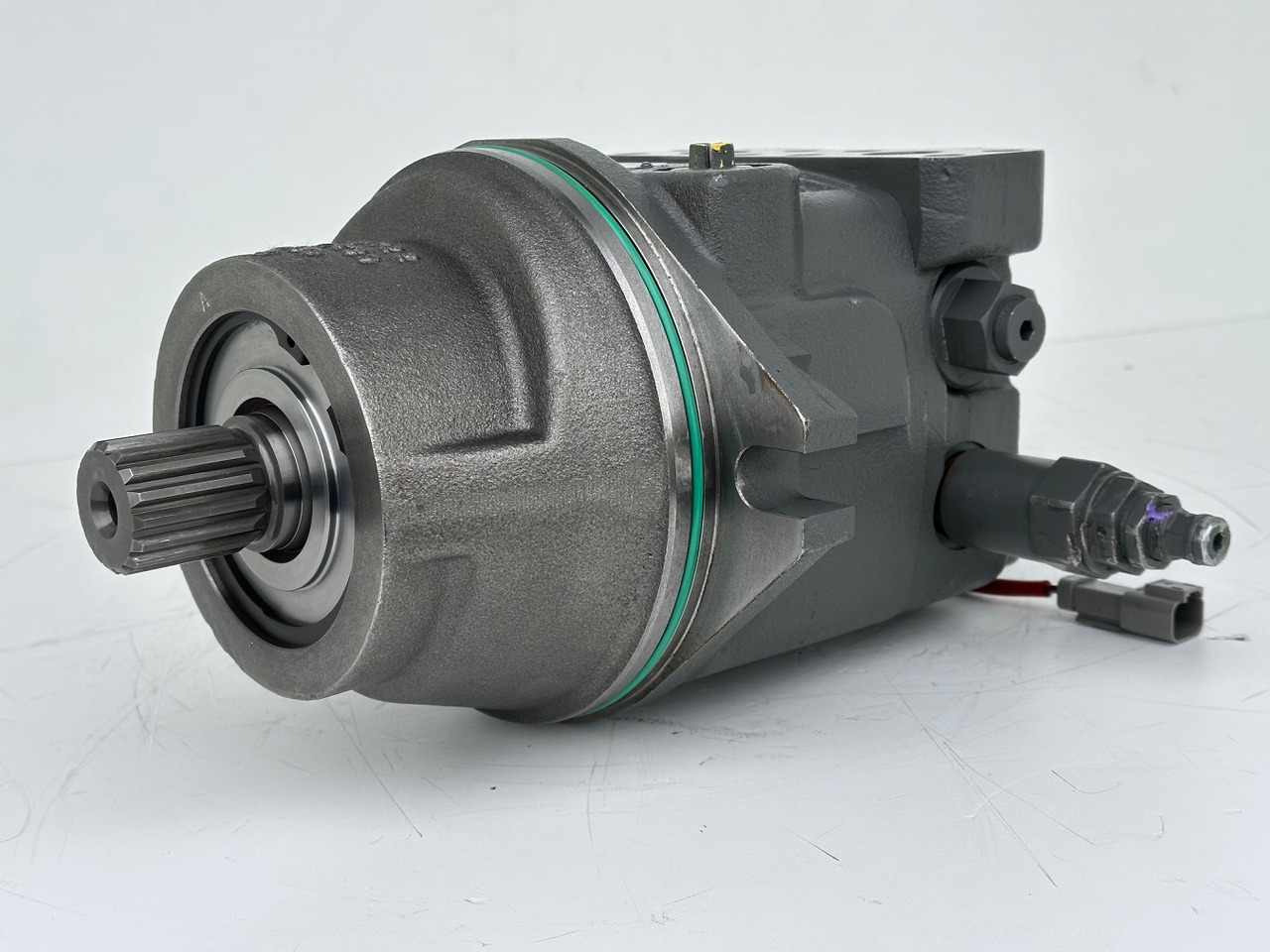 Liebherr Hydraulikeinbaumotor Typ:FMF058. ID-Nr.12483261. SAT275/266. R926 K-LC-1565, R926 K-LC-1827, R930 T-1980. #12483261.00573# - محرك هيدروليكي - حفارات زحافة: صور 1 Liebherr Hydraulikeinbaumotor Typ:FMF058. ID-Nr.12483261. SAT275/266. R926 K-LC-1565, R926 K-LC-1827, R930 T-1980. #12483261.00573# - محرك هيدروليكي - حفارات زحافة: صور 1